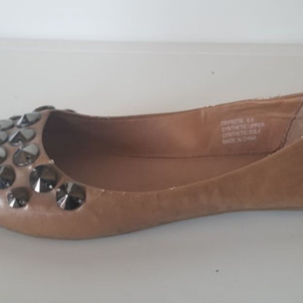 Shoe - Picture 2 of 2